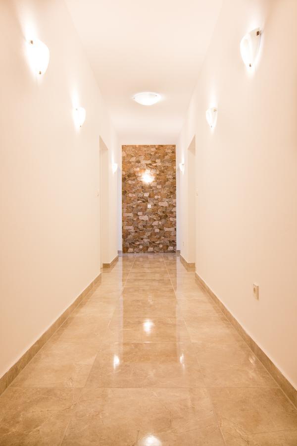 Apartments And Rooms Michaela Fažana Extérieur photo